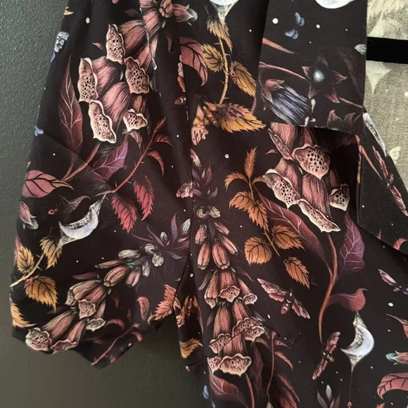 Disturbia Fox Glove Midi Dress - Picture 4 of 5